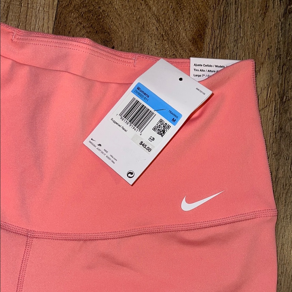Nike One Coral 7inch Biker Shorts NWT size M - Picture 2 of 4
